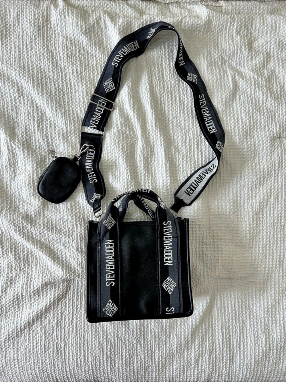 Steve Madden Black & White Crossbody Bag